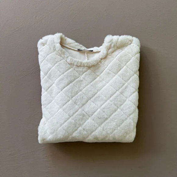 Zara Crop Quilted Faux Fur Sweater - Picture 1 of 12